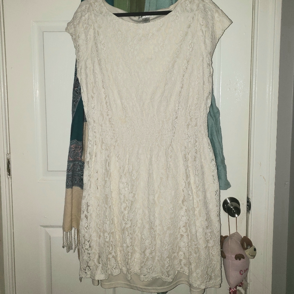 White lace dress